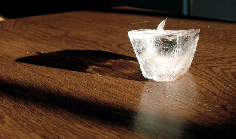 La glace fond : du solide au liquide