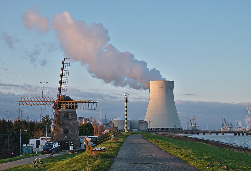 Une centrale nucléaire exploite les transformations nucléaires